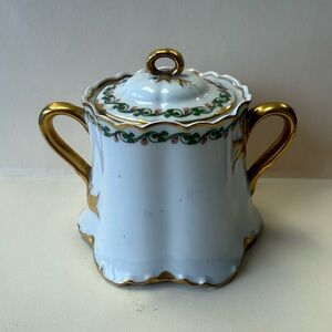 Vintage Haviland Limoges Porcelain Clover Leaf Pattern Covered Large Sugar Bowl.